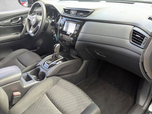 Used 2018 Nissan Rogue S image 20