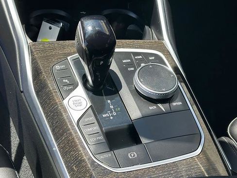 Certified 2022 BMW 330i xDrive Sedan w/ Premium Package AWD/4WD image 21