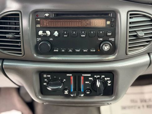 Used 2005 Buick Century Sedan image 18