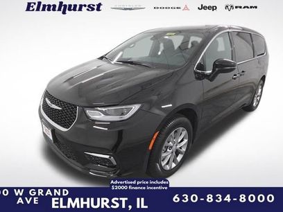 New 2026 Chrysler Pacifica Select