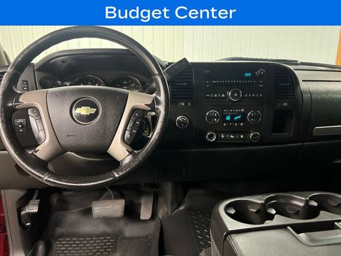 Used 2010 Chevrolet Silverado 2500 LT w/ Interior Plus Package AWD/4WD image 16