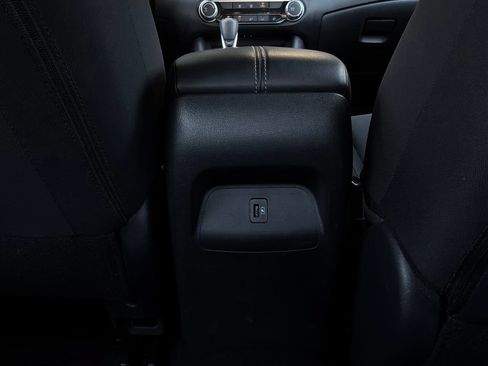 Used 2025 Nissan Sentra SV FWD image 12