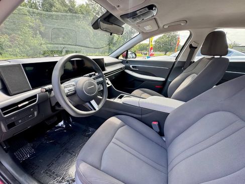 Used 2025 Hyundai Sonata SEL FWD image 9