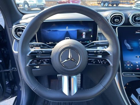 Used 2023 Mercedes-Benz GLC 300 4MATIC image 16