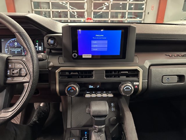 Used 2025 Toyota Tacoma SR w/ SR Upgrade Package AWD/4WD image 23