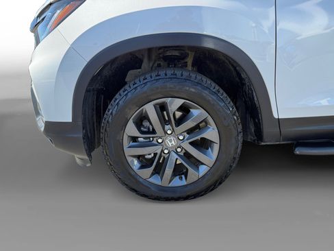 Used 2024 Honda Ridgeline Sport image 9
