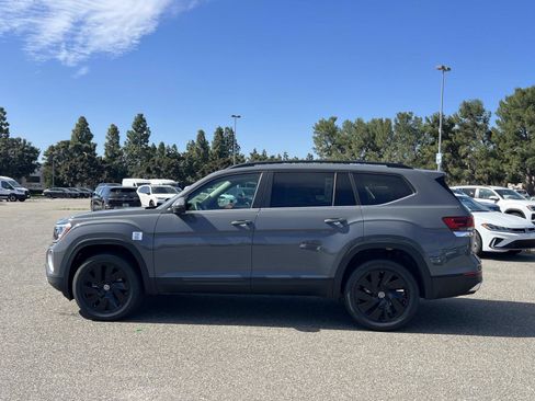 New 2026 Volkswagen Atlas SE FWD image 2