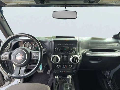 Used 2014 Jeep Wrangler Rubicon w/ Power Convenience Group image 8