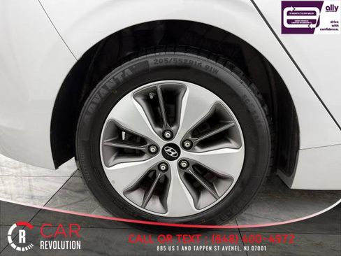 Used 2019 Hyundai Ioniq Plug-In Hybrid image 11