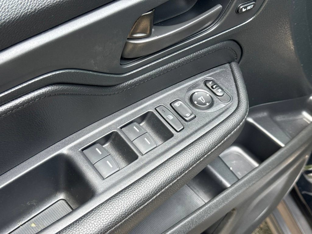 Used 2023 Honda Odyssey EX-L image 14