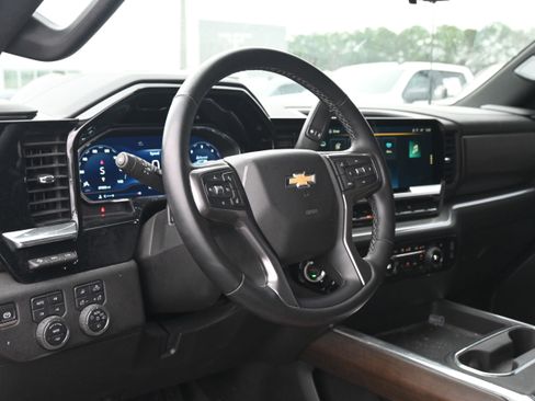 Used 2025 Chevrolet Silverado 3500 High Country w/ High Country Premium Package image 3