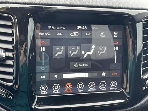 Used 2018 Jeep Compass Limited image 27