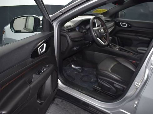 Used 2024 Jeep Compass Trailhawk image 12