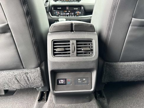 Used 2022 Nissan Rogue SL w/ SL Premium Package FWD image 19