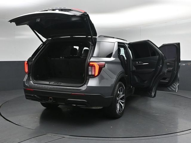Certified 2025 Ford Explorer ST-Line AWD/4WD image 57