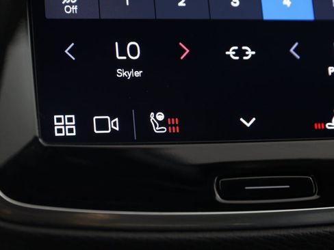 Used 2024 Volvo XC90 B5 Plus image 8