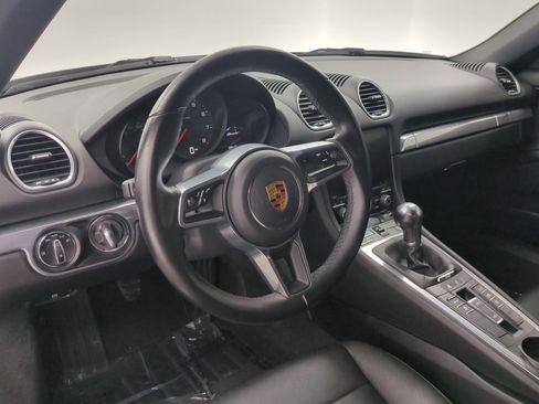 Used 2021 Porsche 718 Boxster image 4