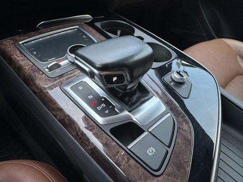 Used 2017 Audi Q7 3.0T Prestige image 25