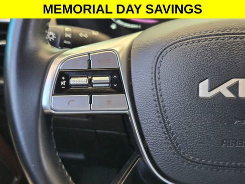 Used 2024 Kia Telluride EX w/ EX Captain's Chair Package FWD image 23