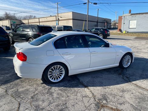 Used 2011 BMW 335i Sedan image 3
