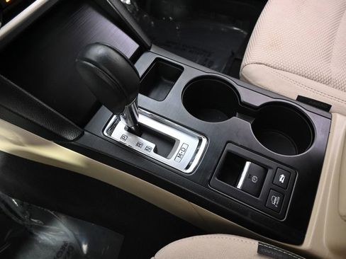 Used 2019 Subaru Outback 2.5i Premium image 31