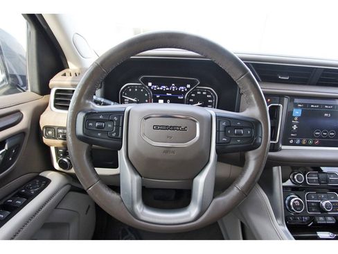 Used 2021 GMC Yukon Denali w/ Denali Premium Package image 15