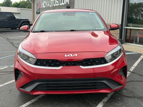 Used 2024 Kia Forte LXS w/ LXS Technology Package FWD image 8