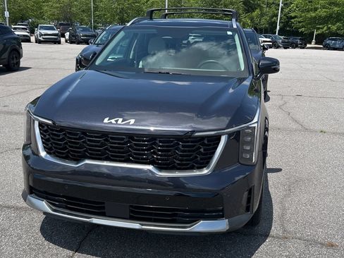 Used 2025 Kia Sorento EX w/ Panoramic Sunroof Package AWD/4WD image 11
