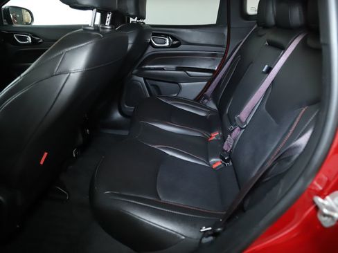 Used 2025 Jeep Compass Trailhawk AWD/4WD image 14