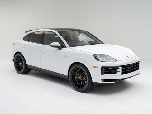 New 2026 Porsche Cayenne S image 7