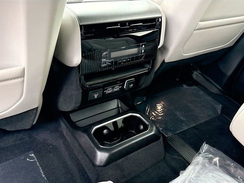 New 2026 Jeep Grand Wagoneer 2WD image 27