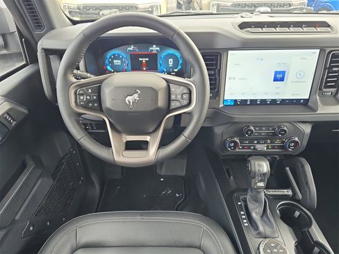 New 2025 Ford Bronco Badlands image 9