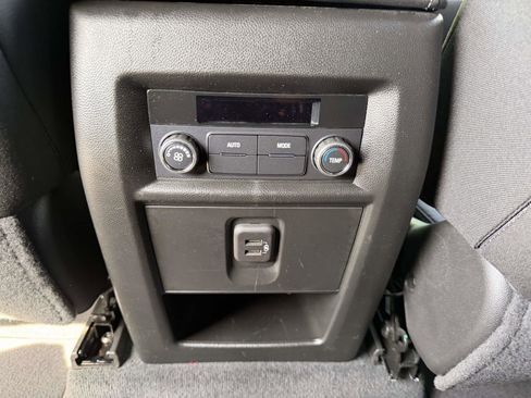 Used 2023 Chevrolet Traverse LT AWD/4WD image 13