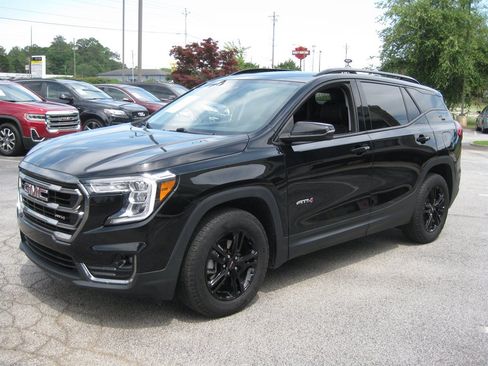 Used 2022 GMC Terrain AT4 AWD/4WD image 3