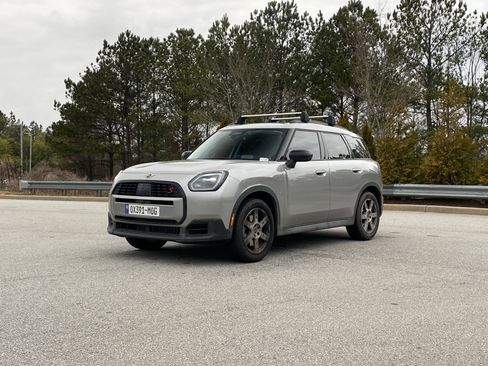 Used 2025 MINI Cooper Countryman S w/ Comfort Package Max image 12