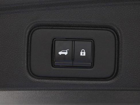 Certified 2025 Nissan Pathfinder SV FWD image 19