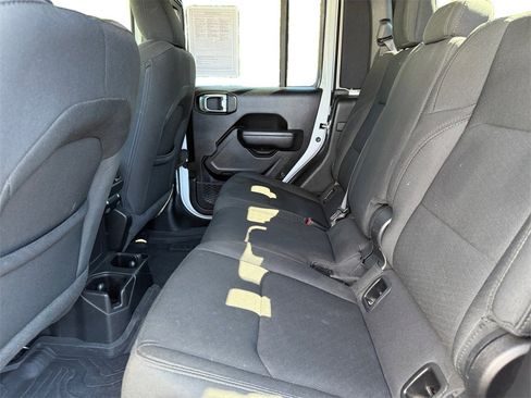 Used 2022 Jeep Gladiator Willys image 14