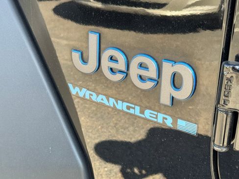 Used 2023 Jeep Wrangler Unlimited image 7