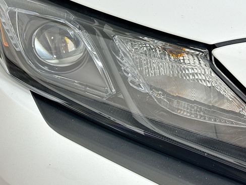 Used 2023 Toyota Camry SE image 9