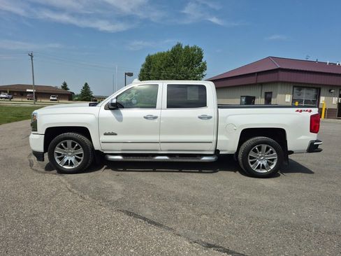 Used 2018 Chevrolet Silverado 1500 High Country image 2