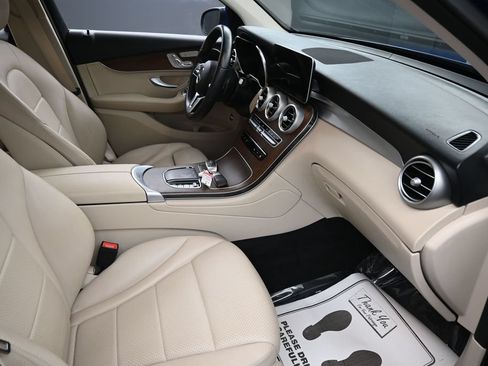 Used 2022 Mercedes-Benz GLC 300 w/ Premium Package Lite image 31