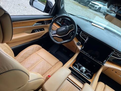 Certified 2025 Jeep Grand Wagoneer Series III AWD/4WD image 26