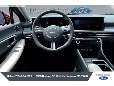 Used 2025 Hyundai Sonata SEL FWD image 5