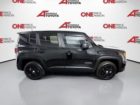 Used 2023 Jeep Renegade Latitude image 8