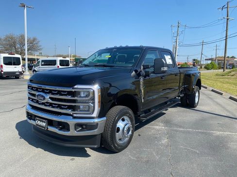 New 2026 Ford F350 XLT w/ XLT Premium Package AWD/4WD image 3