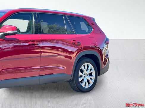 Certified 2026 Toyota Grand Highlander FWD image 9