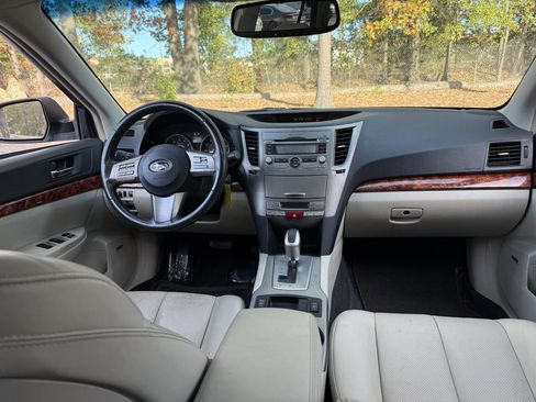 Used 2011 Subaru Outback 2.5i Limited w/ PWR Moonroof Pkg image 28