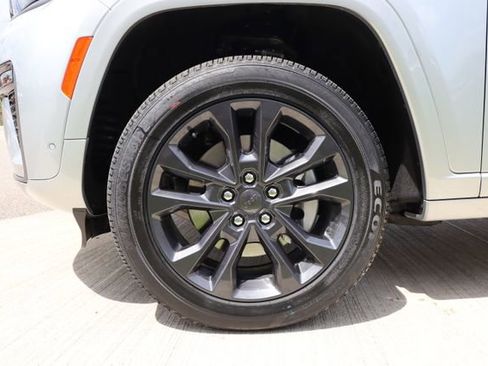 New 2026 Jeep Grand Cherokee L Limited AWD/4WD image 28