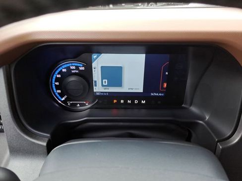 Used 2024 Ford Bronco Outer Banks image 12