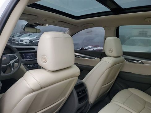 Used 2020 Cadillac XT5 Premium Luxury w/ LPO, Floor Liner Package image 10